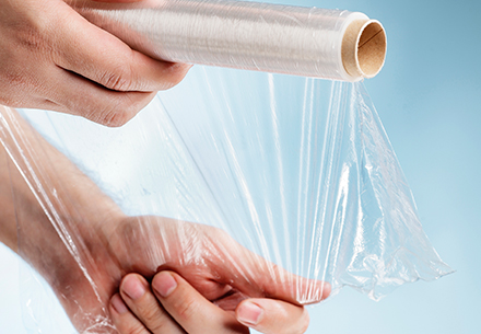 What are the uses and advantages of PE wrap film?